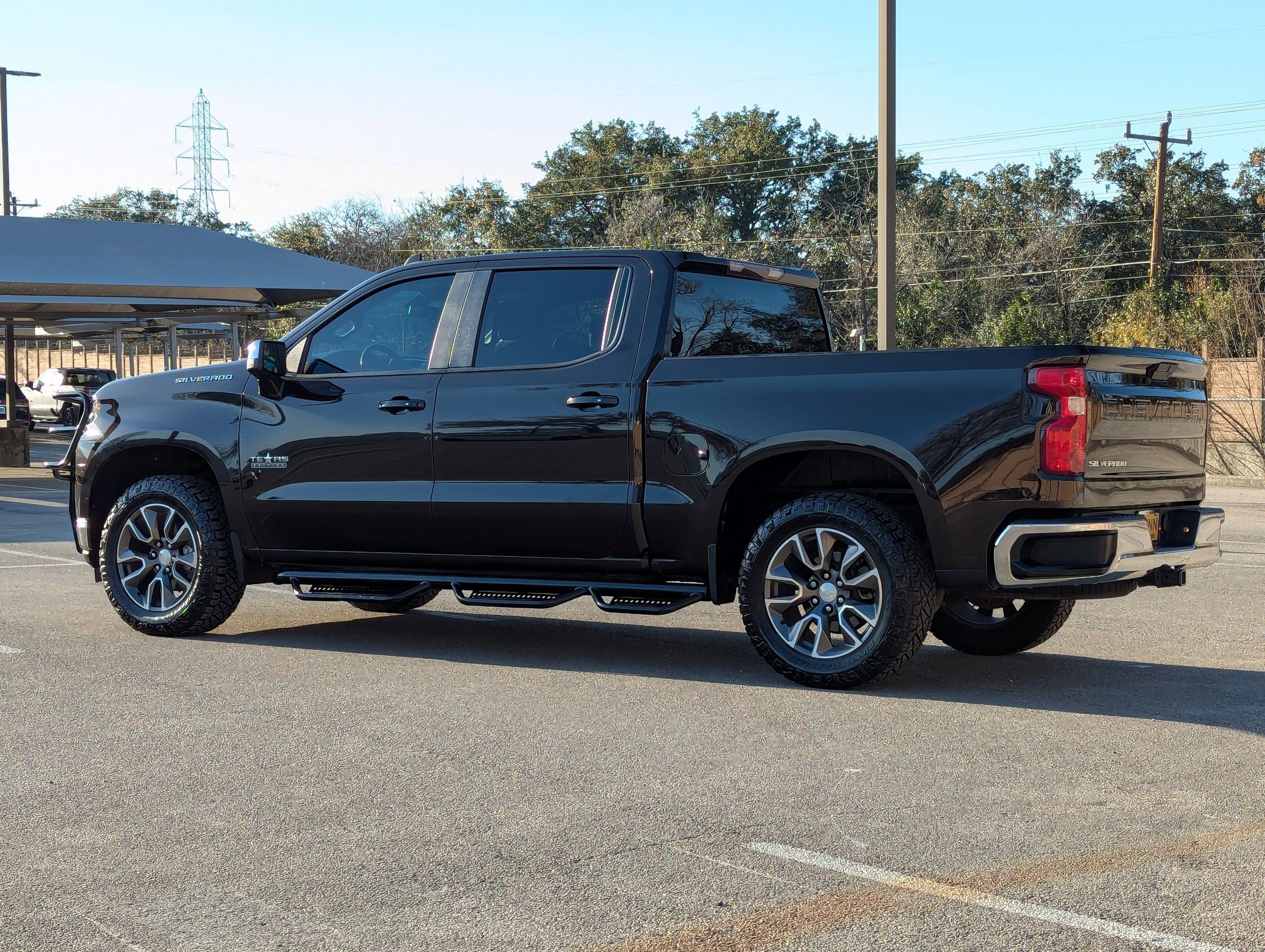 Used 2019 Chevrolet Silverado 1500 LT w/ Texas Edition image 6