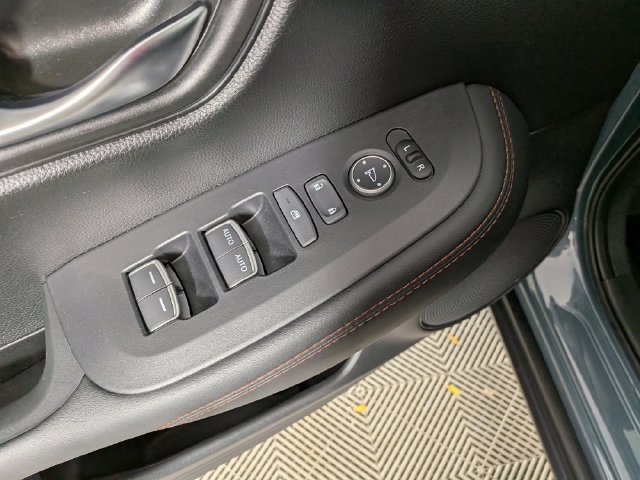 Used 2025 Honda HR-V Sport image 13