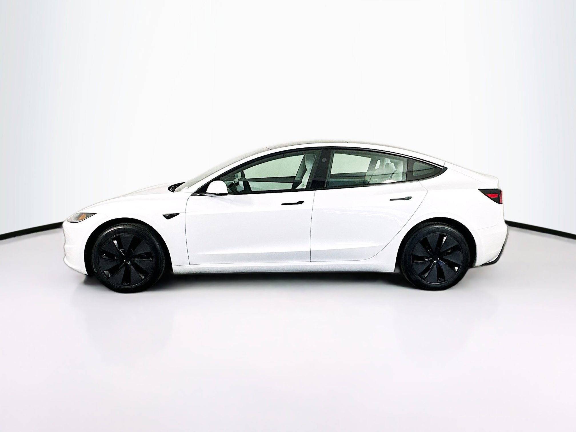 Used 2025 Tesla Model 3 Long Range image 4