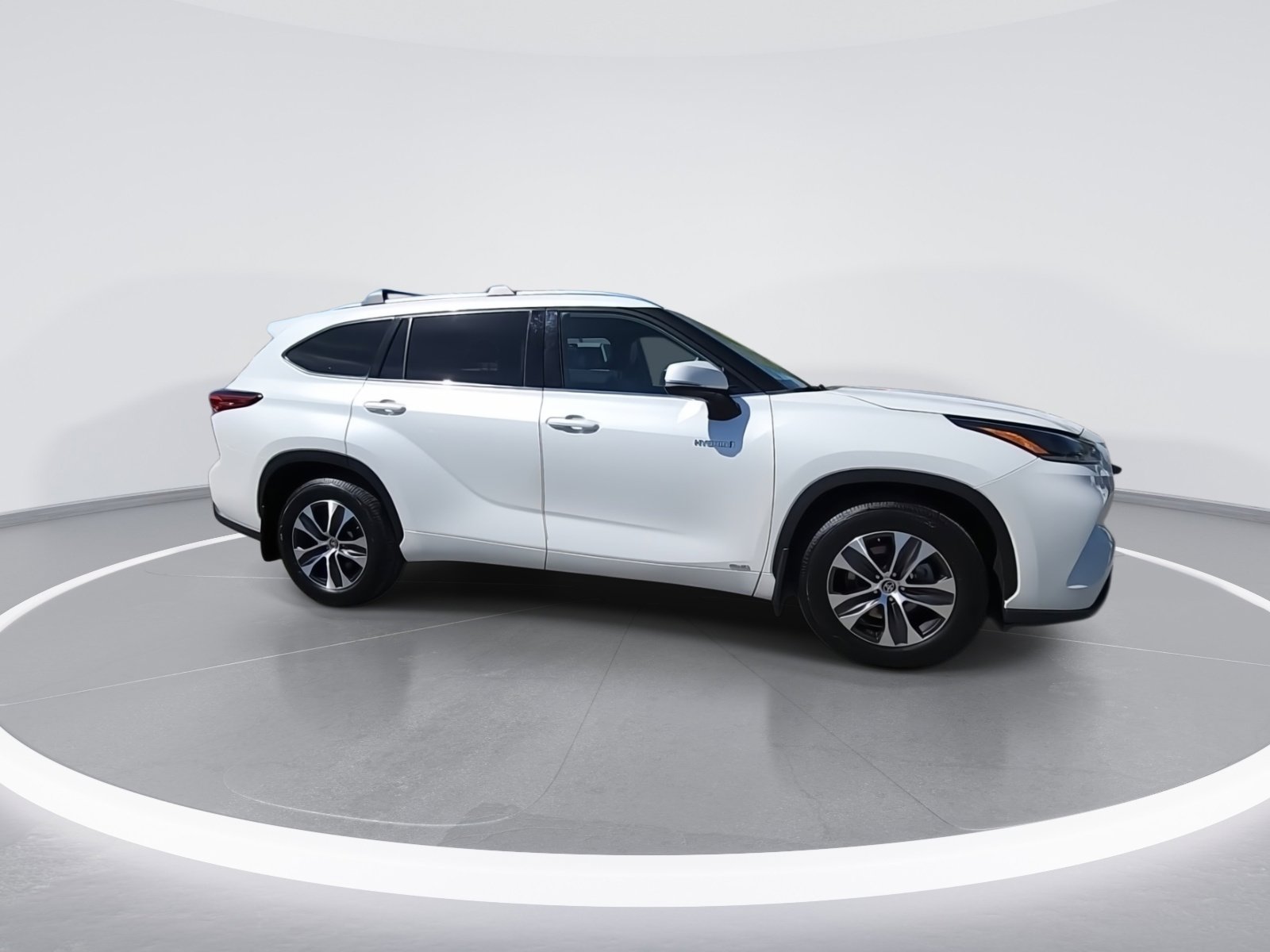 Used 2021 Toyota Highlander XLE image 9