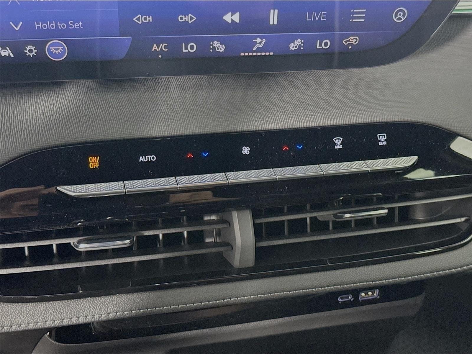 New 2026 Buick Enclave Sport Touring w/ Power Package FWD image 18