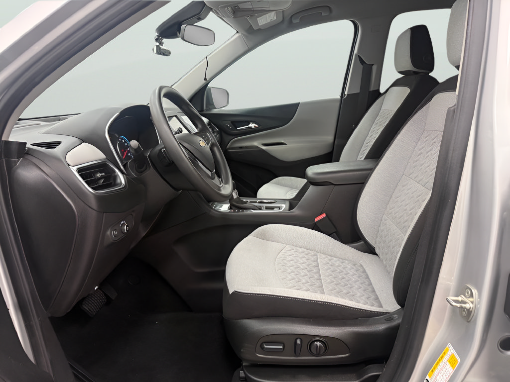 Used 2022 Chevrolet Equinox LS w/ LS Convenience Package FWD image 12