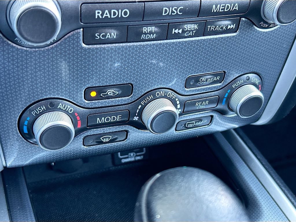 Used 2019 Nissan Pathfinder FWD image 16