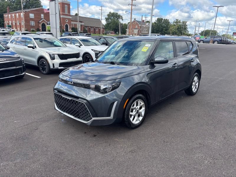 Used 2024 Kia Soul LX w/ Option Group 015 FWD image 3