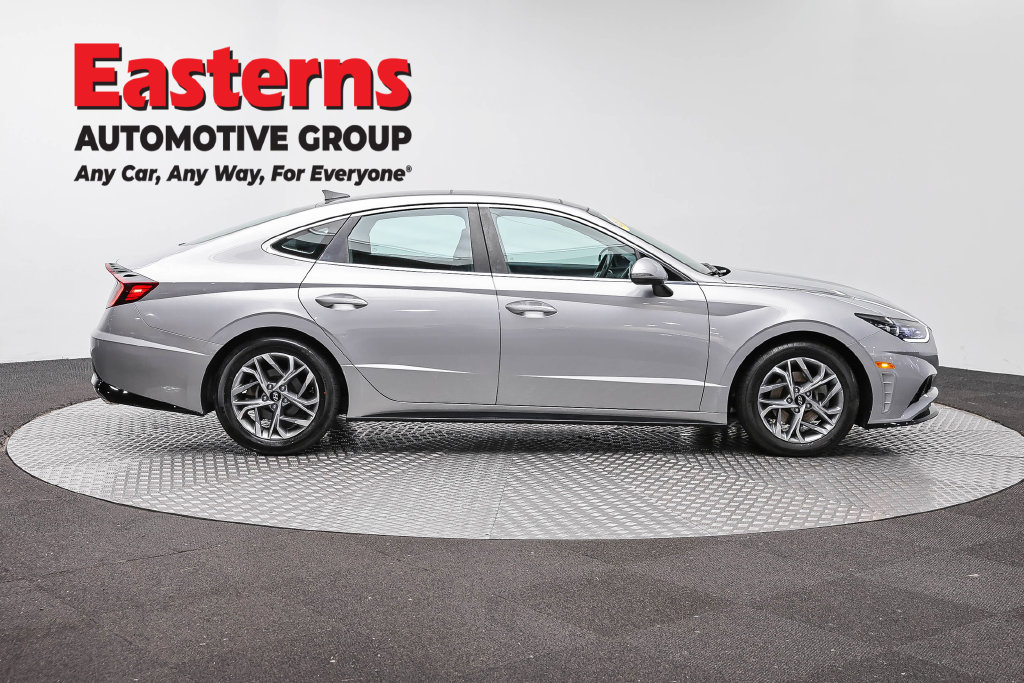 Used 2023 Hyundai Sonata SEL w/ Convenience Package FWD image 5