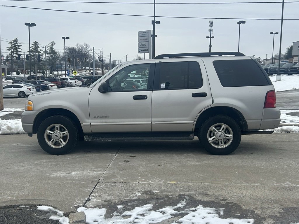 Used 2005 Ford Explorer XLT image 9