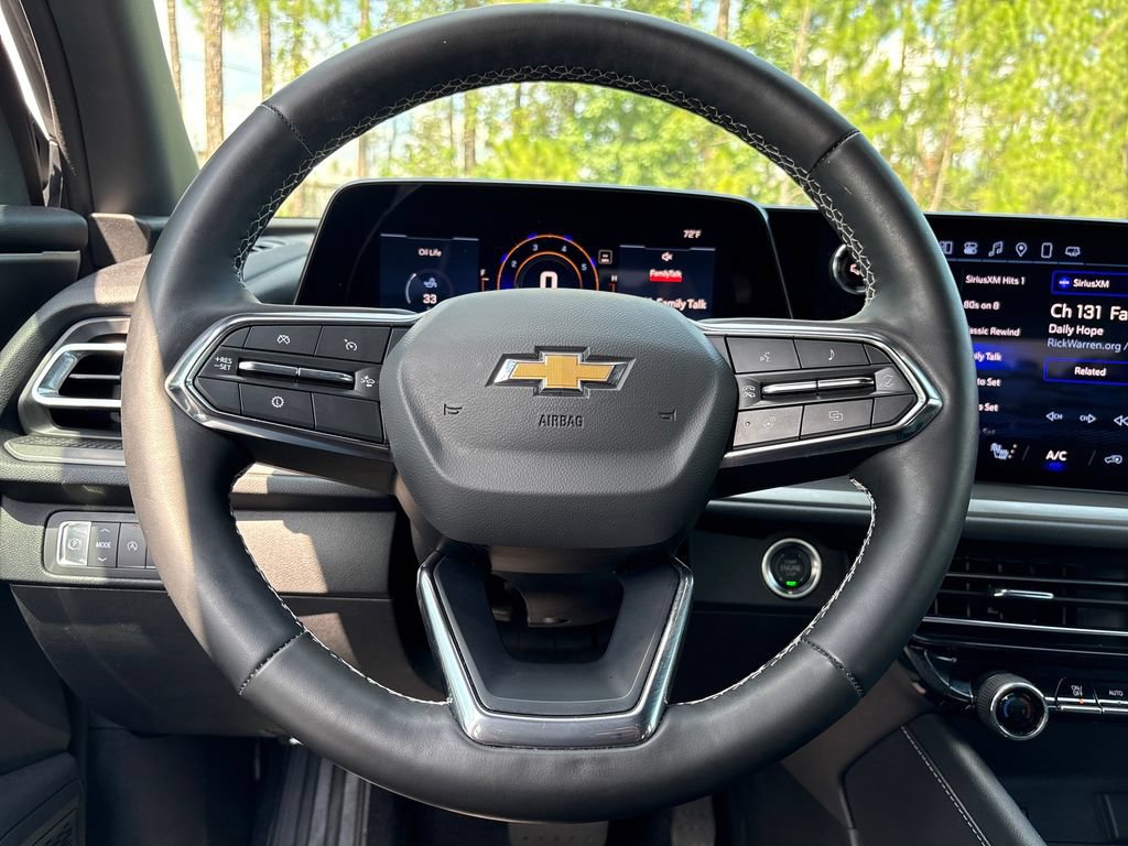 Used 2025 Chevrolet Traverse LT w/ Driver Confidence Package FWD image 13