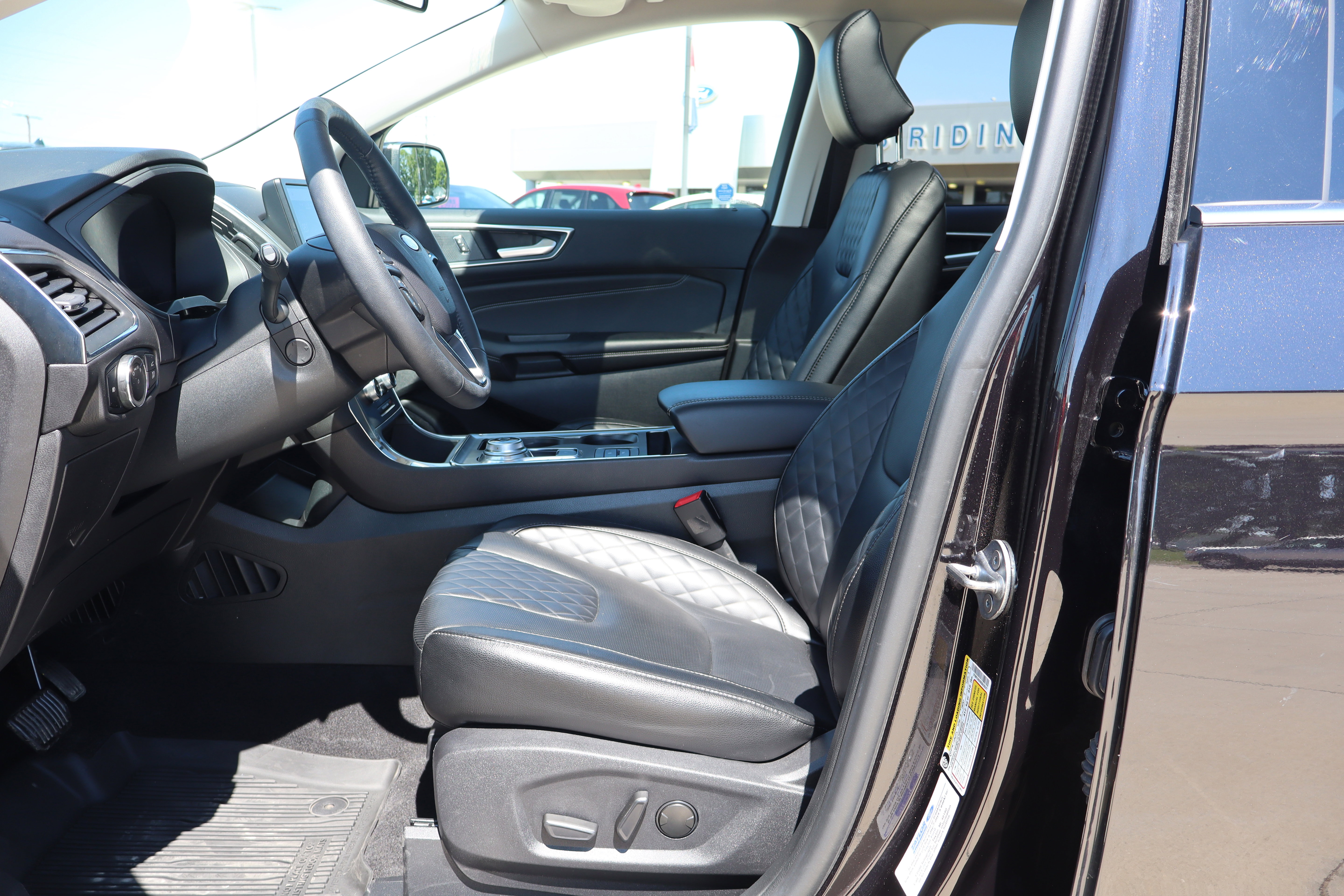 Used 2024 Ford Edge Titanium w/ Equipment Group 301A AWD/4WD image 10