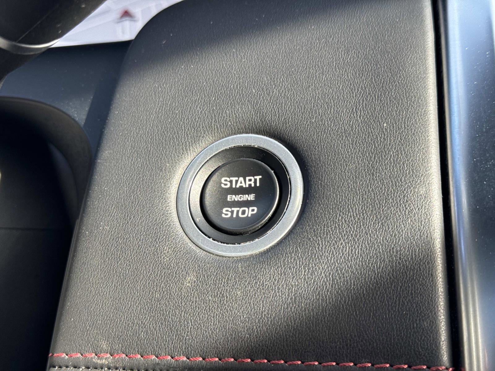 Used 2021 Land Rover Discovery Sport SE R-Dynamic image 12