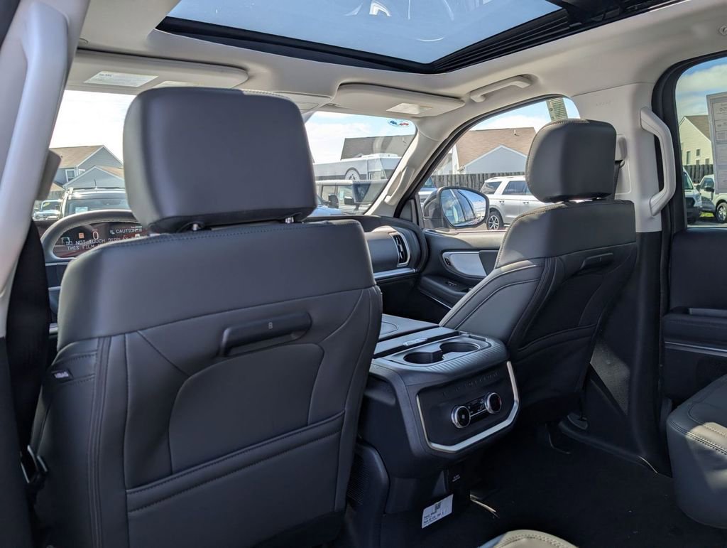 New 2026 Ford Expedition Active image 50