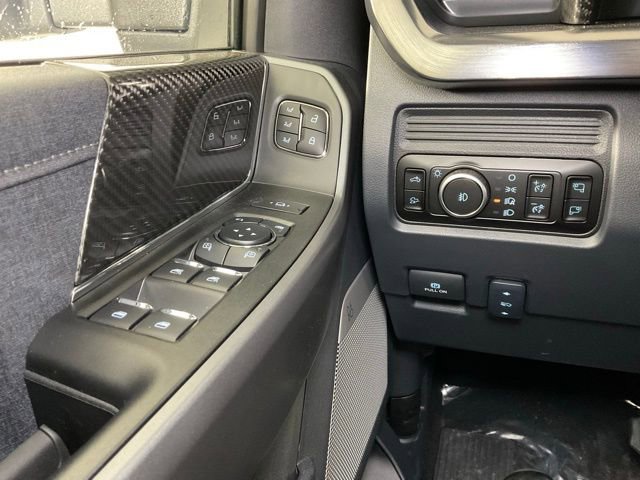 New 2026 Ford F250 Lariat w/ Black Appearance Package image 21