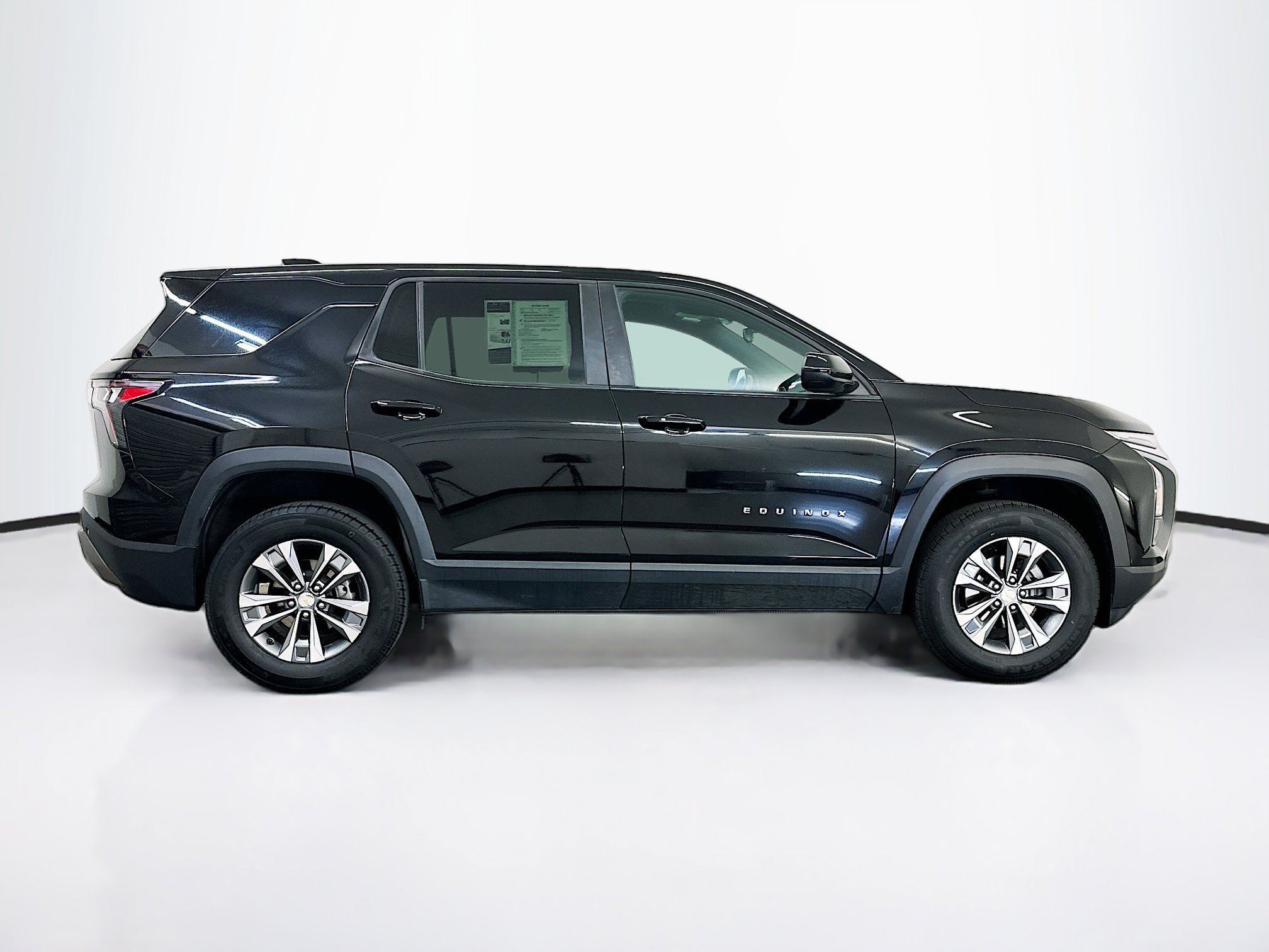Used 2025 Chevrolet Equinox LT AWD/4WD image 10
