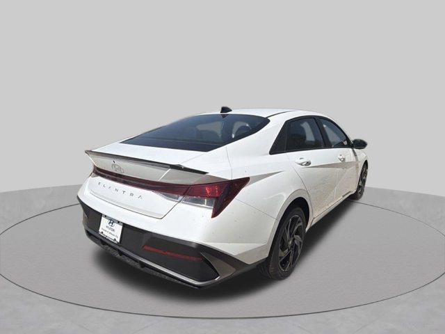 New 2026 Hyundai Elantra SEL Sport FWD image 4