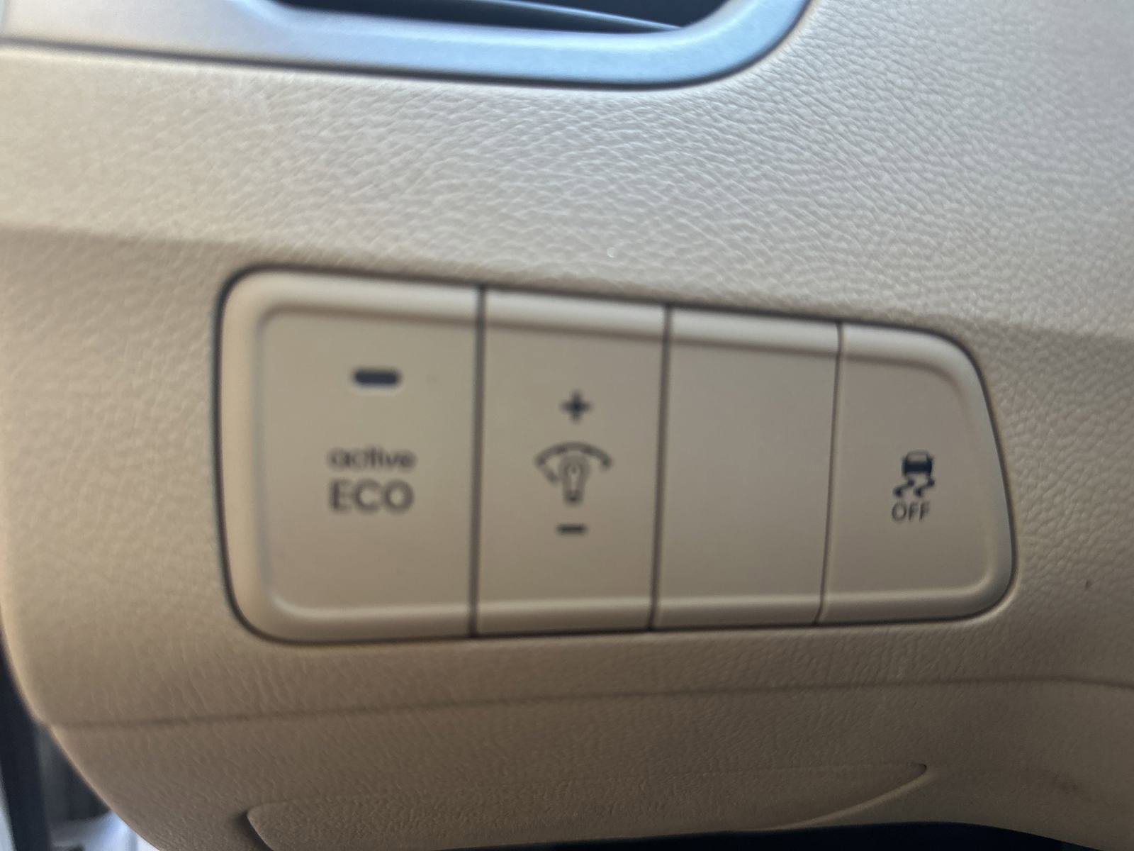 Used 2013 Hyundai Elantra Limited image 10