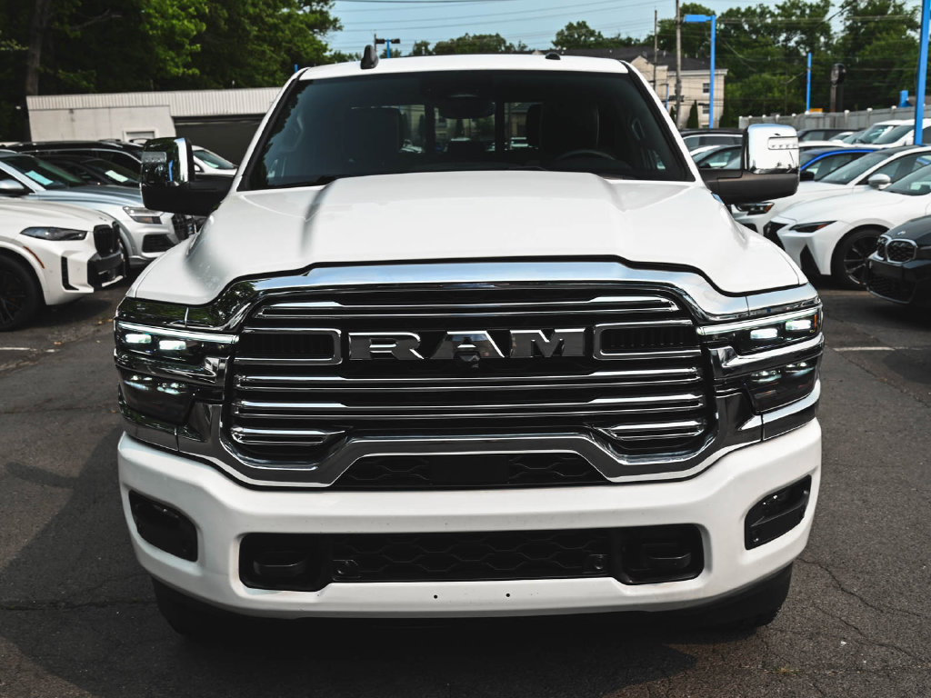 Used 2025 RAM 2500 Laramie AWD/4WD image 2