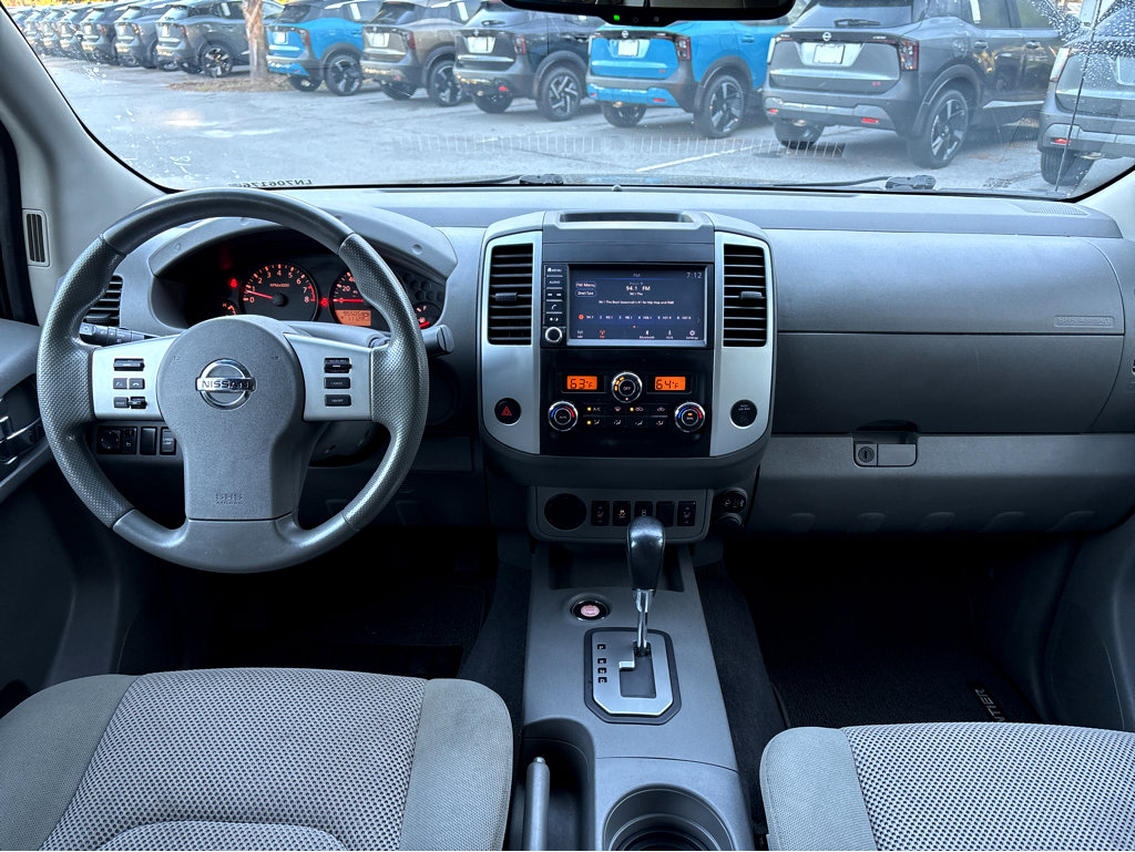 Used 2020 Nissan Frontier SV image 4