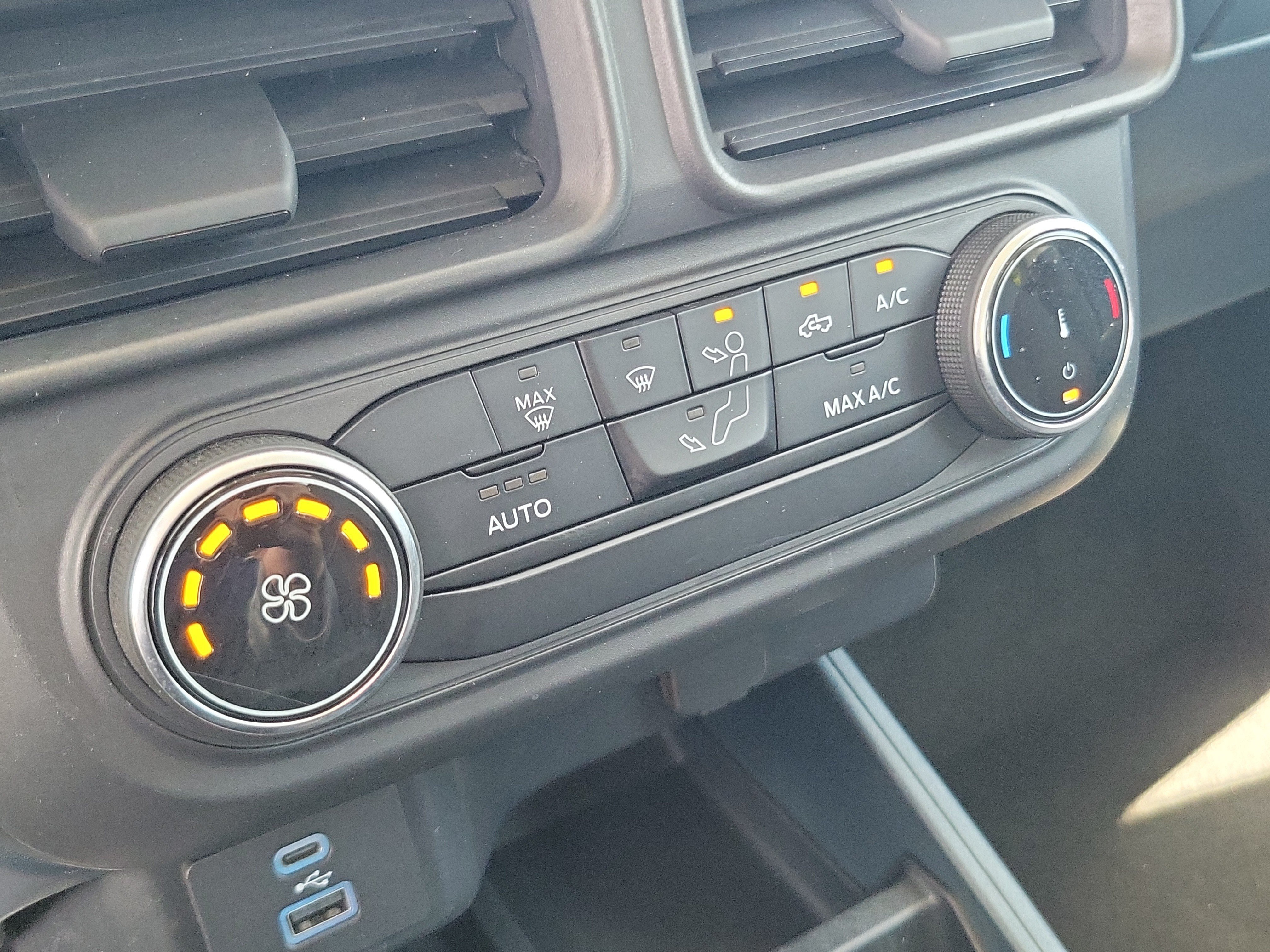 Used 2023 Ford Maverick XL FWD image 22