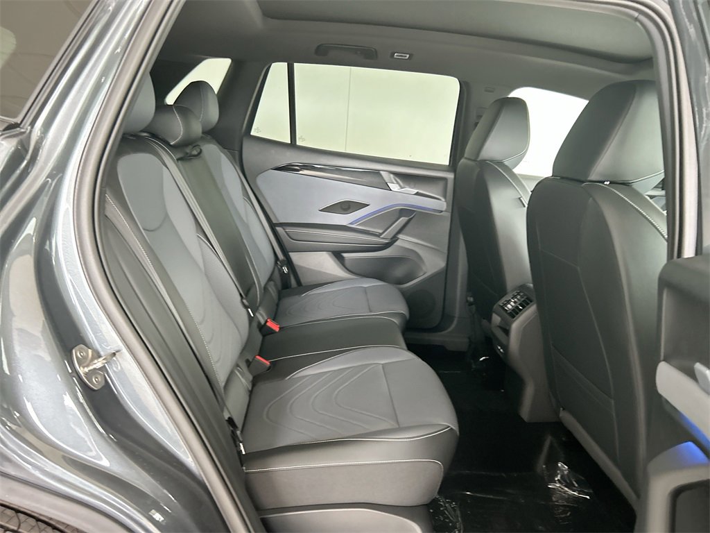 New 2026 Volkswagen Tiguan SE R-Line image 42