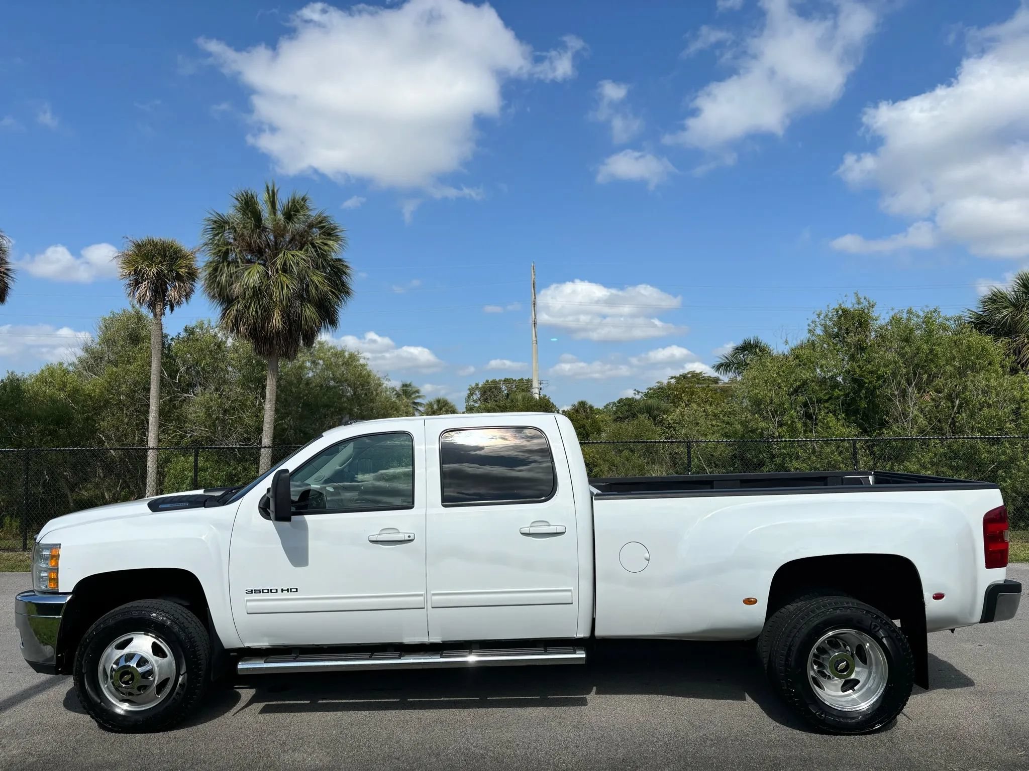Used 2014 Chevrolet Silverado 3500 LTZ w/ LTZ Plus Package AWD/4WD image 9