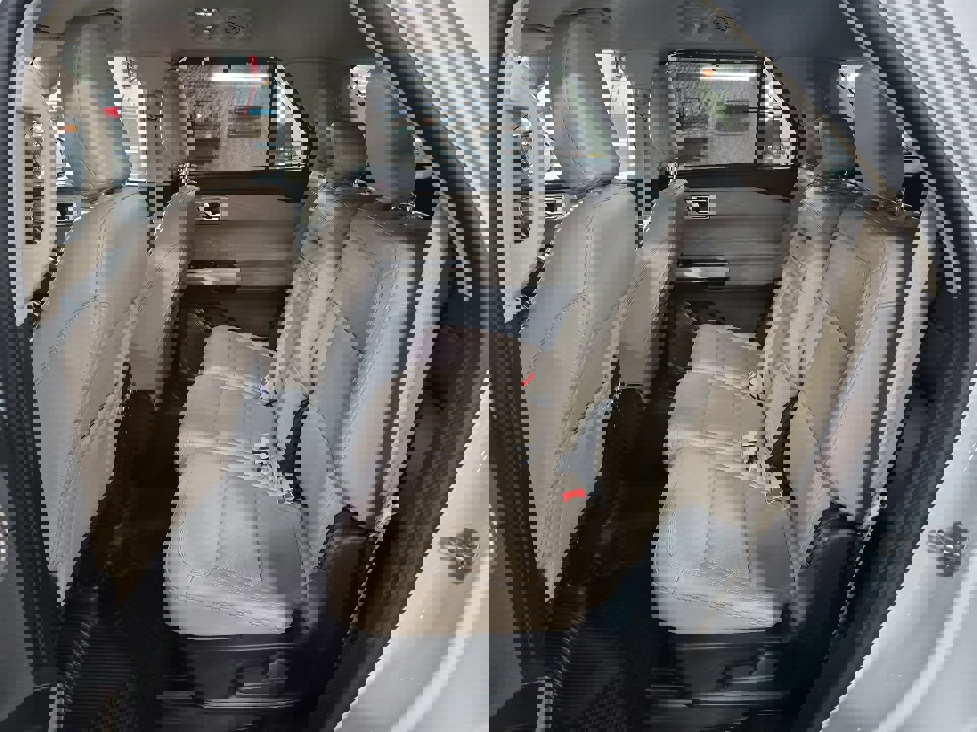 Used 2023 Ford Explorer Limited image 25