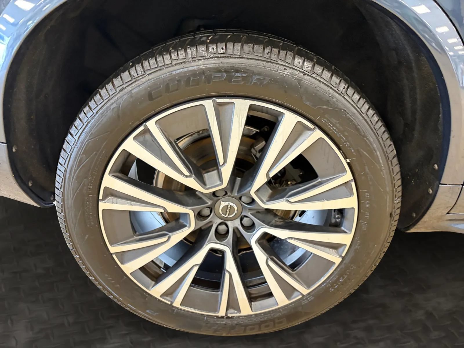 Used 2022 Volvo XC90 T5 Momentum w/ Climate Package AWD/4WD image 41