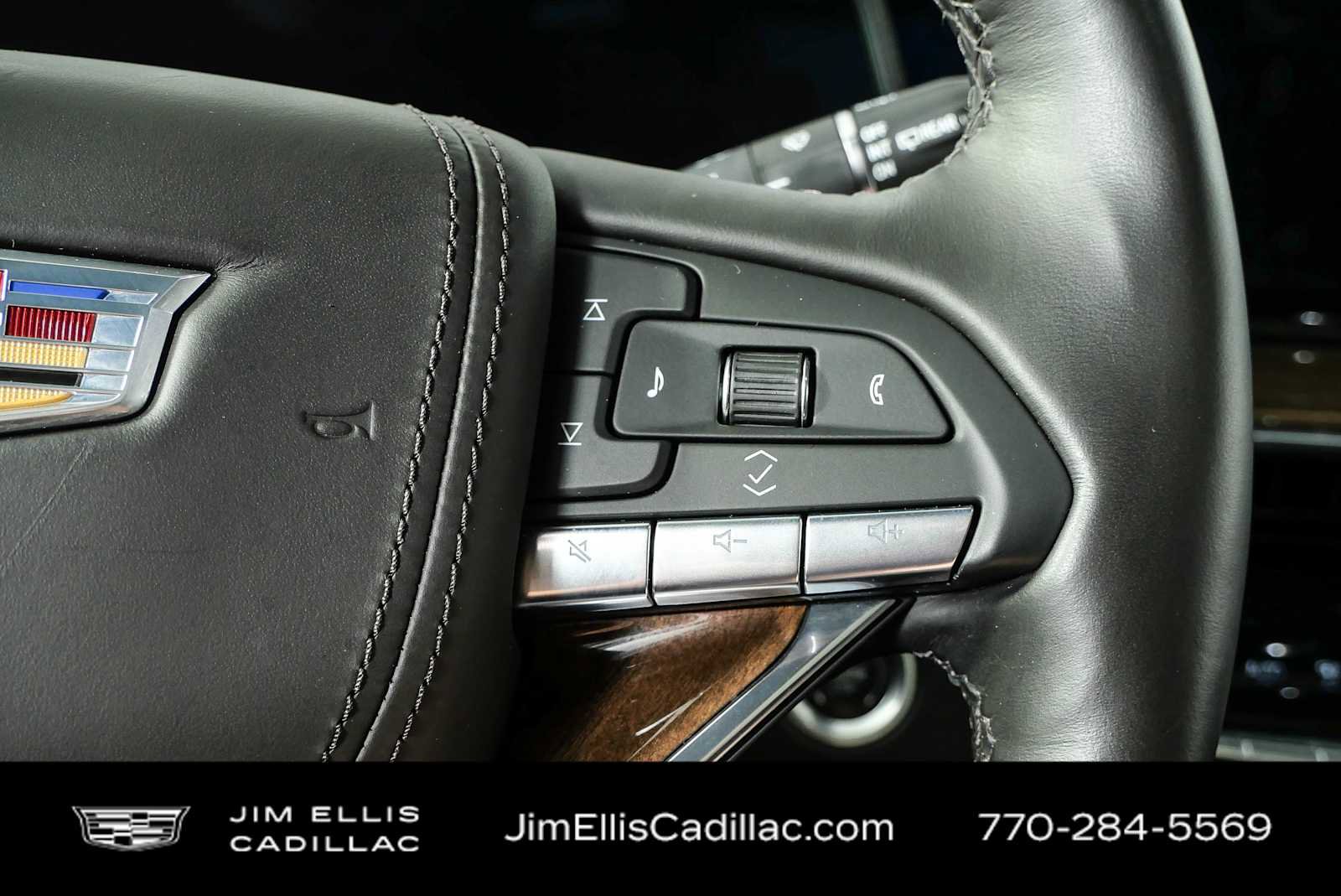 Used 2024 Cadillac Escalade Sport Platinum w/ LPO, ONYX Package AWD/4WD image 12