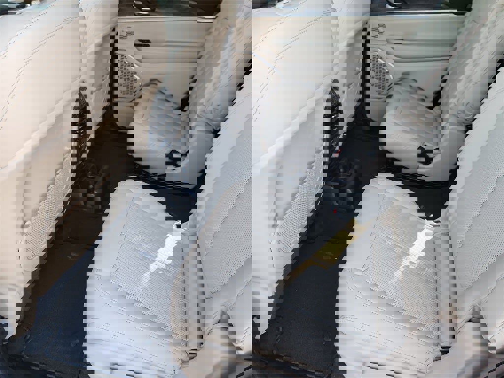 New 2025 Jeep Grand Cherokee L Limited w/ Luxury Tech Group II image 20