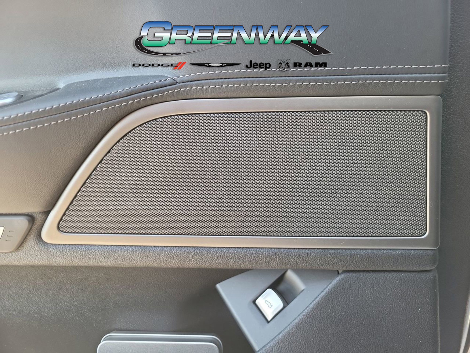 Used 2018 BMW 750i image 17