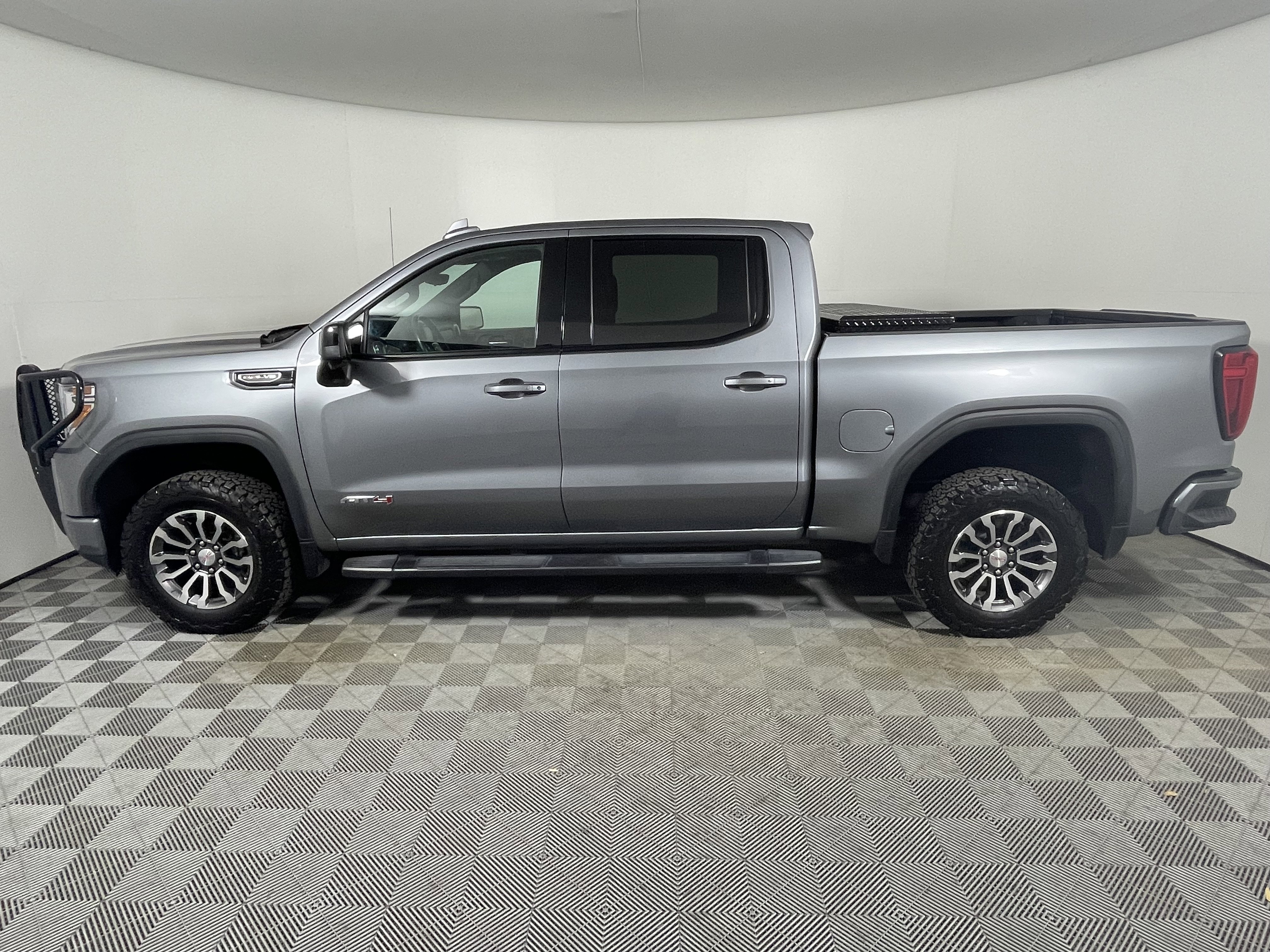 Used 2020 GMC Sierra 1500 AT4 w/ AT4 Premium Package image 2