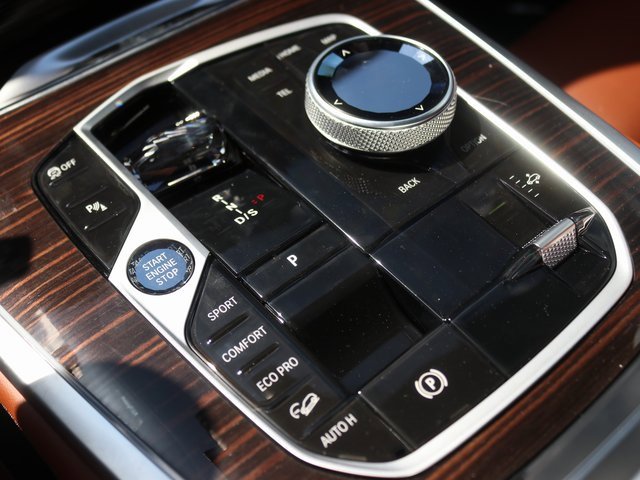 New 2026 BMW X7 M60i image 22