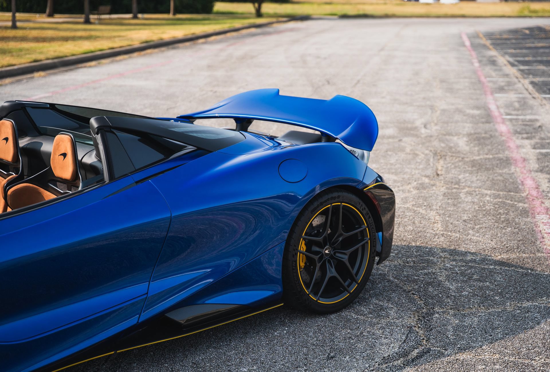 Used 2022 McLaren 765LT RWD image 6