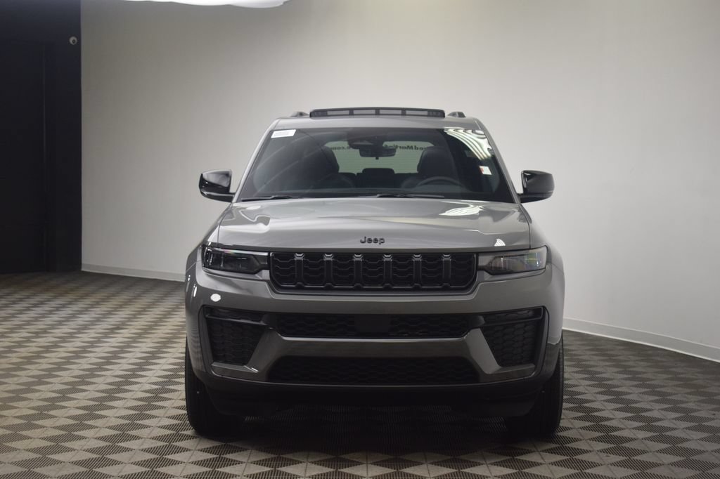 New 2027 Jeep Grand Cherokee Altitude AWD/4WD image 2