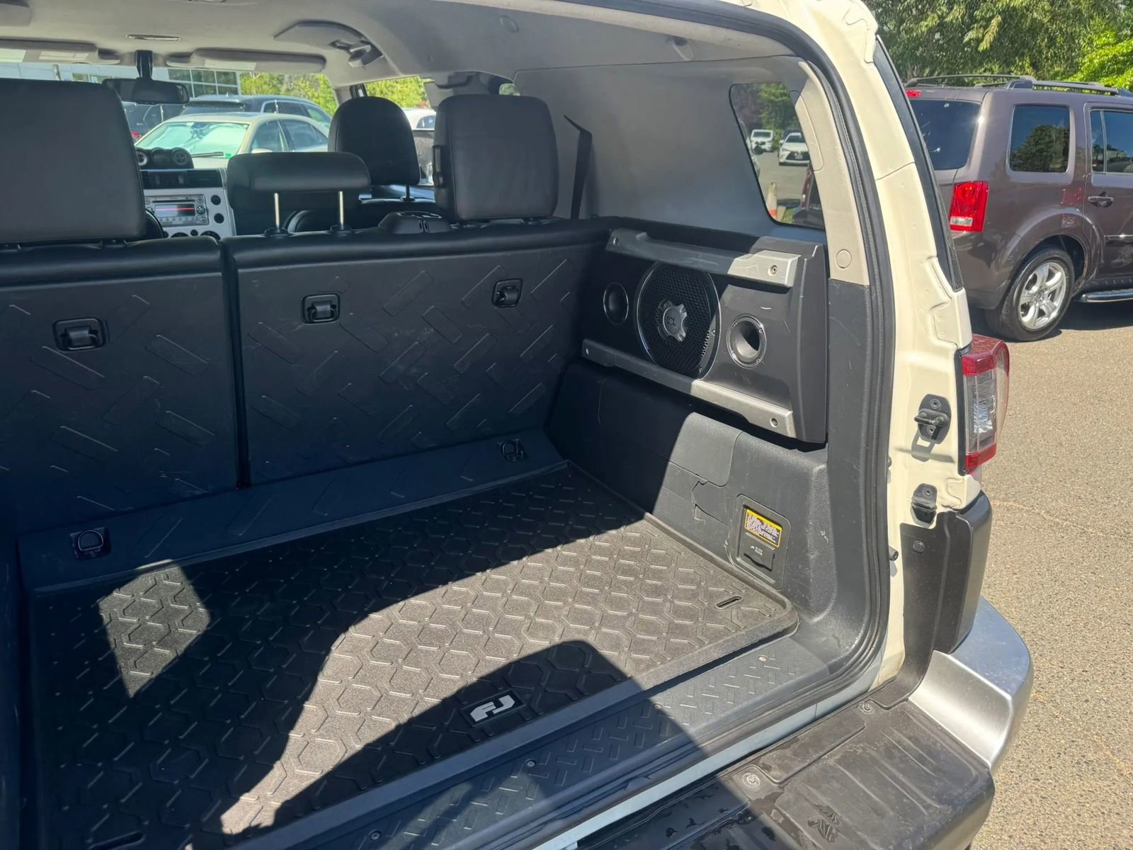 Used 2012 Toyota FJ Cruiser 4WD w/ Upgrade Pkg image 21