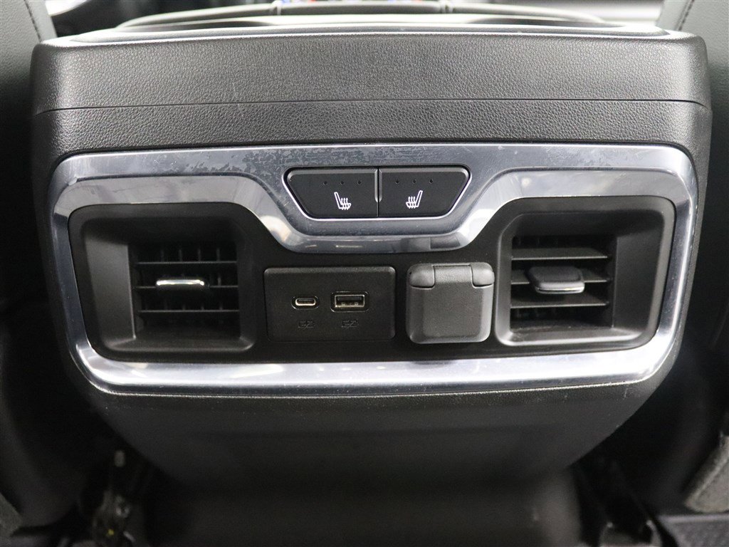 Used 2019 Chevrolet Silverado 1500 LTZ w/ LTZ Plus Package AWD/4WD image 18