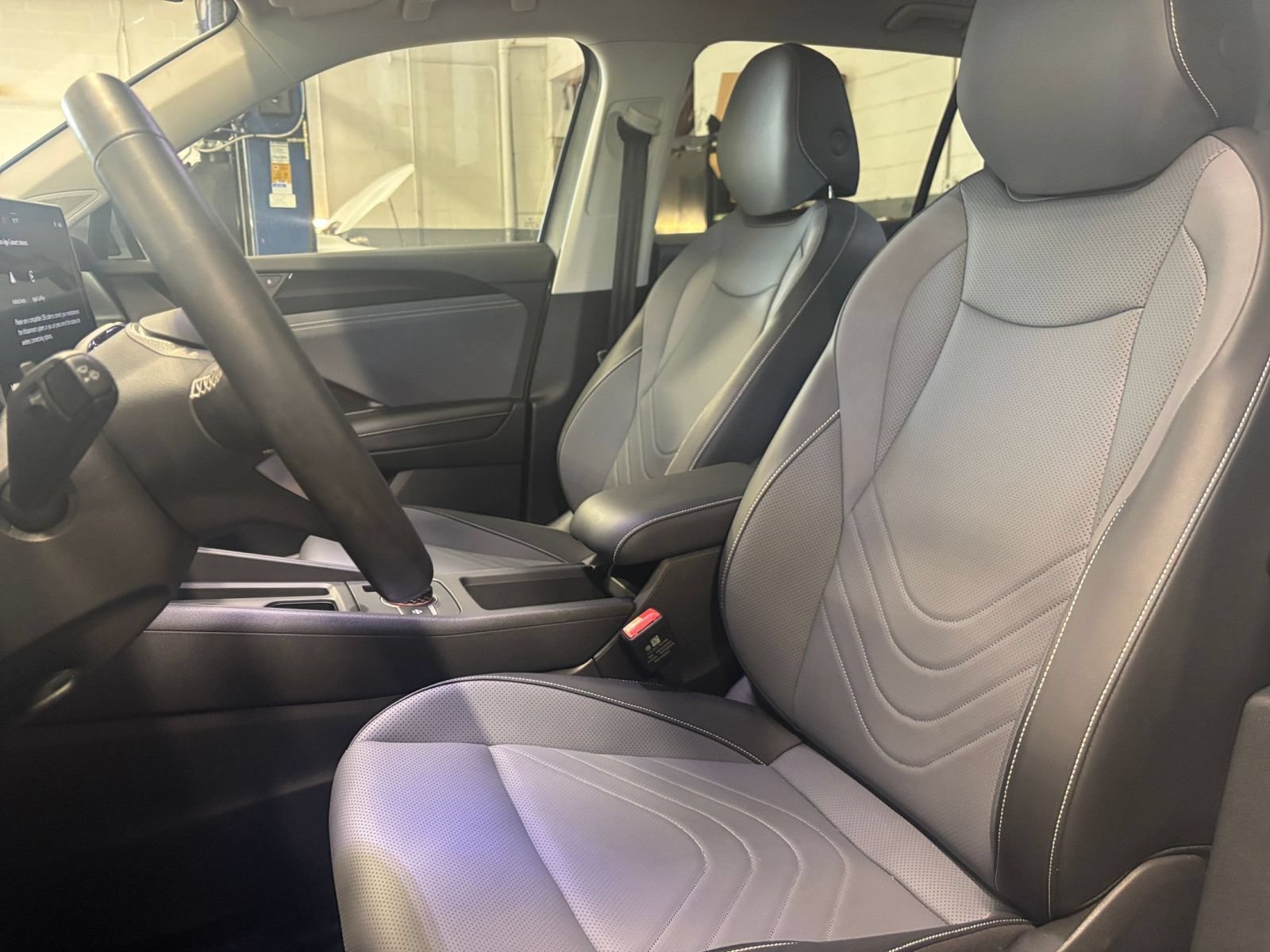 Used 2026 Volkswagen Tiguan SE AWD/4WD image 37