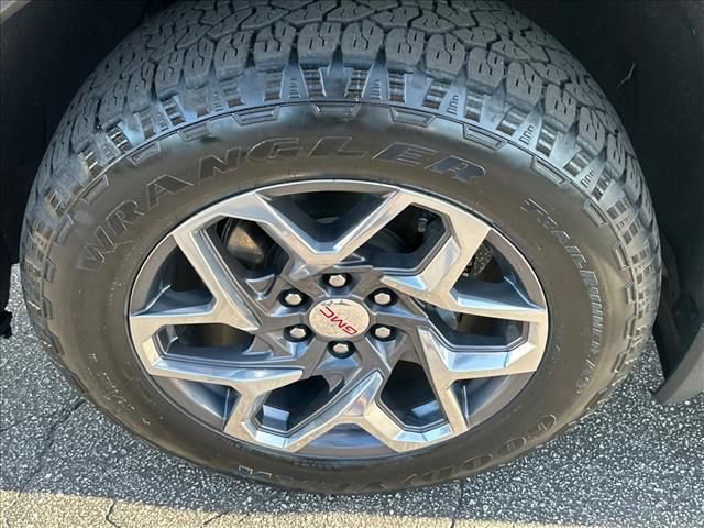 Certified 2022 GMC Sierra 1500 SLT w/ SLT Convenience Package image 39