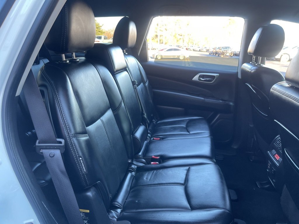 Used 2018 Nissan Pathfinder SL w/ Midnight Edition Package image 18