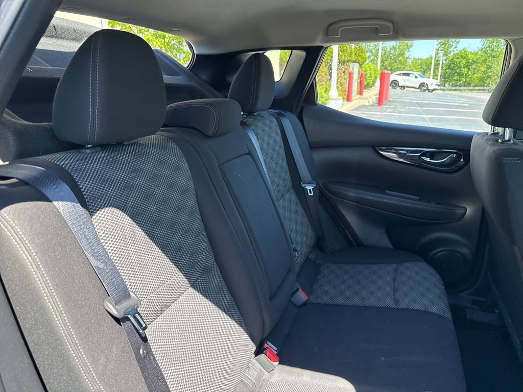 Used 2018 Nissan Rogue Sport SV AWD/4WD image 28