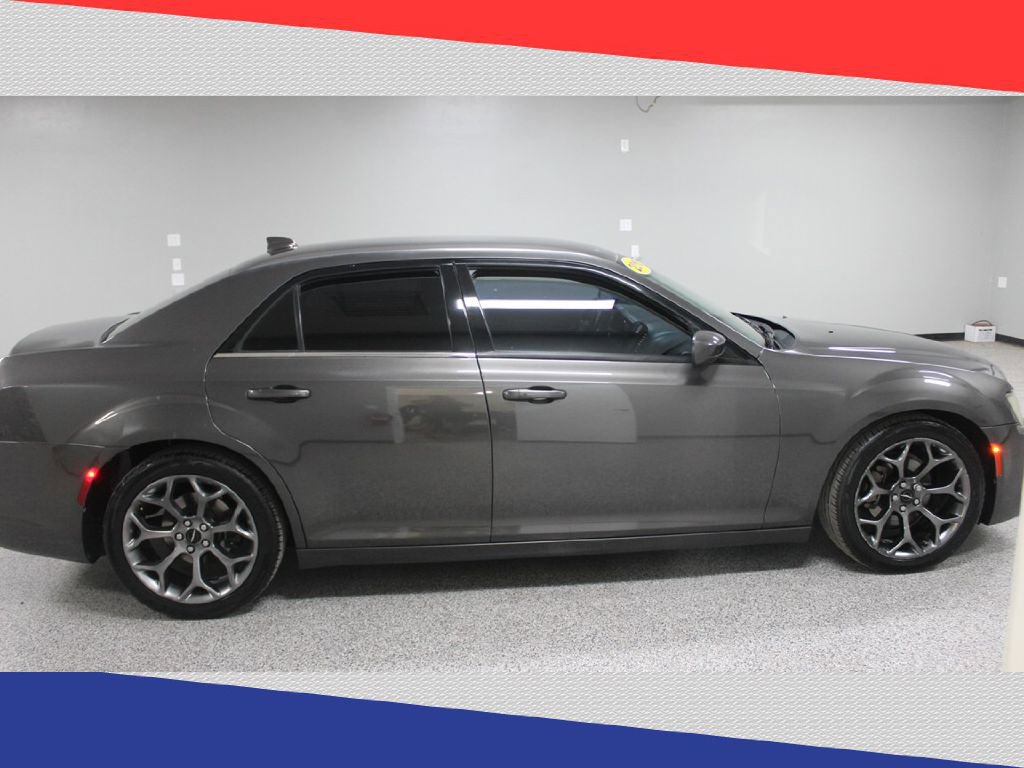Used 2016 Chrysler 300 S image 2
