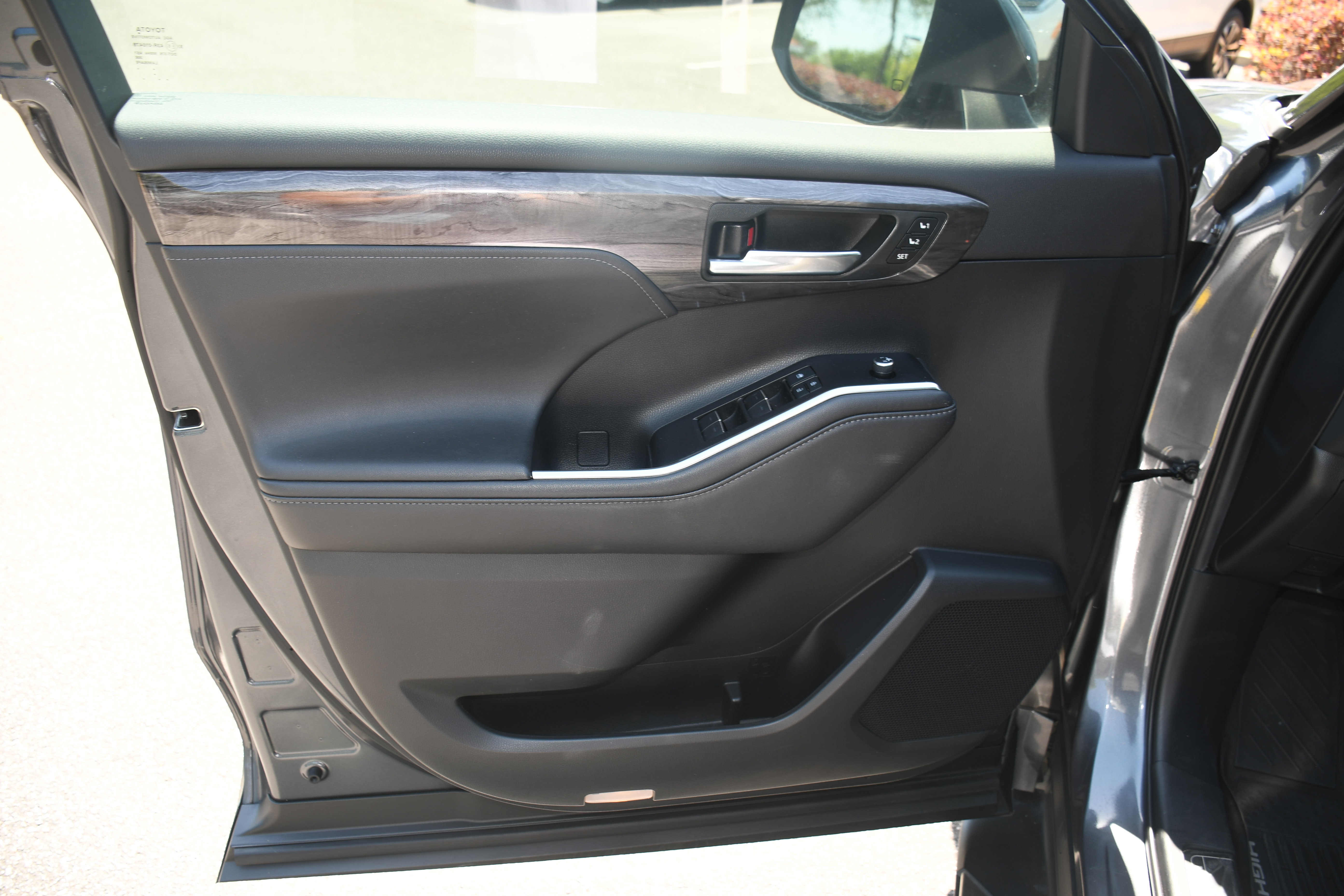 Certified 2020 Toyota Highlander Platinum AWD/4WD image 10