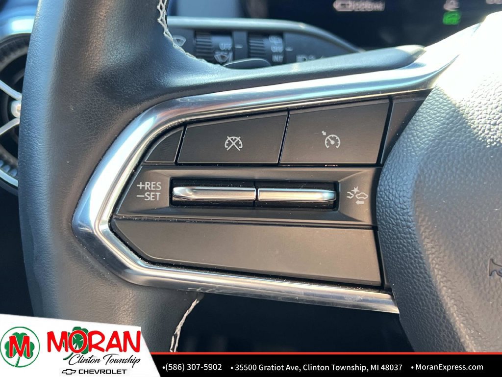 Certified 2025 Chevrolet Equinox EV LT w/ Convenience Package FWD image 28