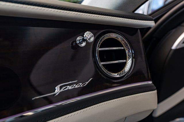 New 2025 Bentley Flying Spur Plug-In Hybrid image 58