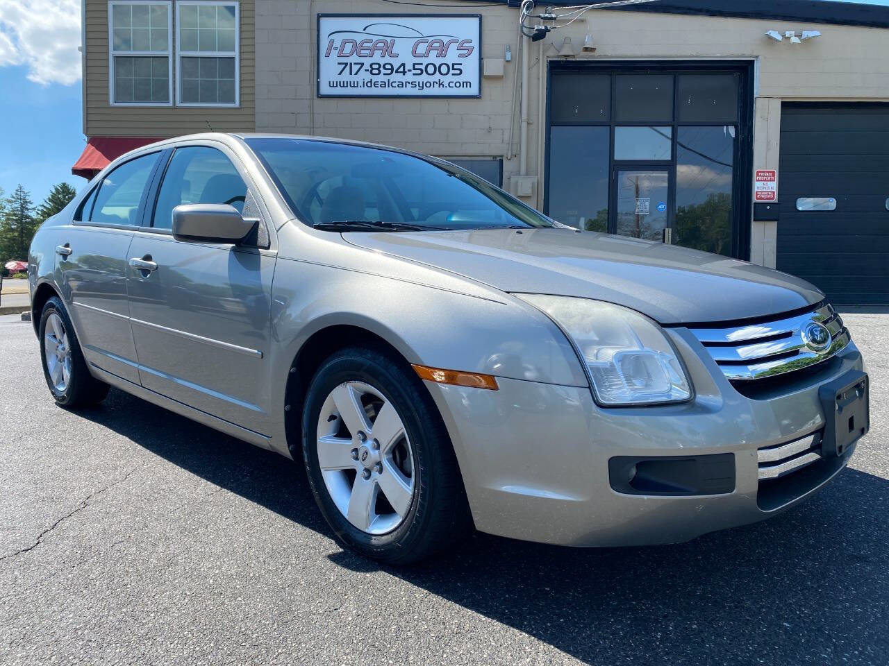 Used 2009 Ford Fusion SE FWD image 1