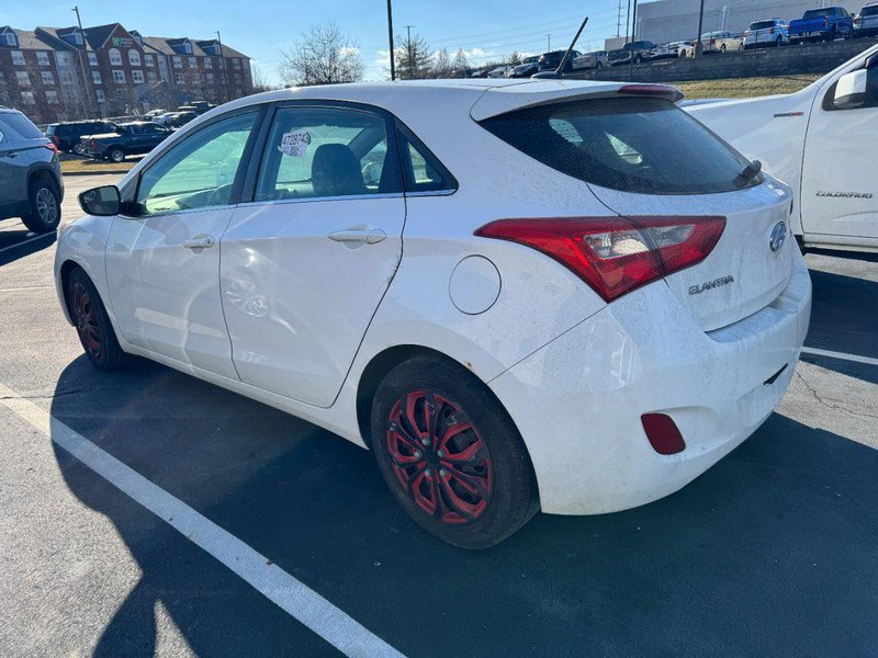 Used 2017 Hyundai Elantra GT image 3