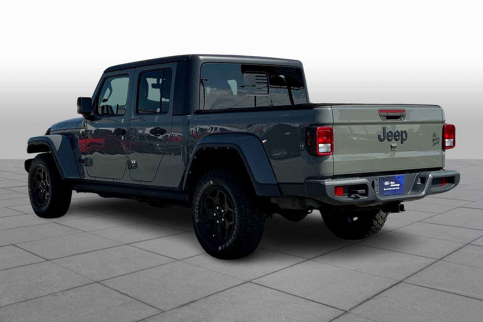 Used 2021 Jeep Gladiator Sport AWD/4WD image 12