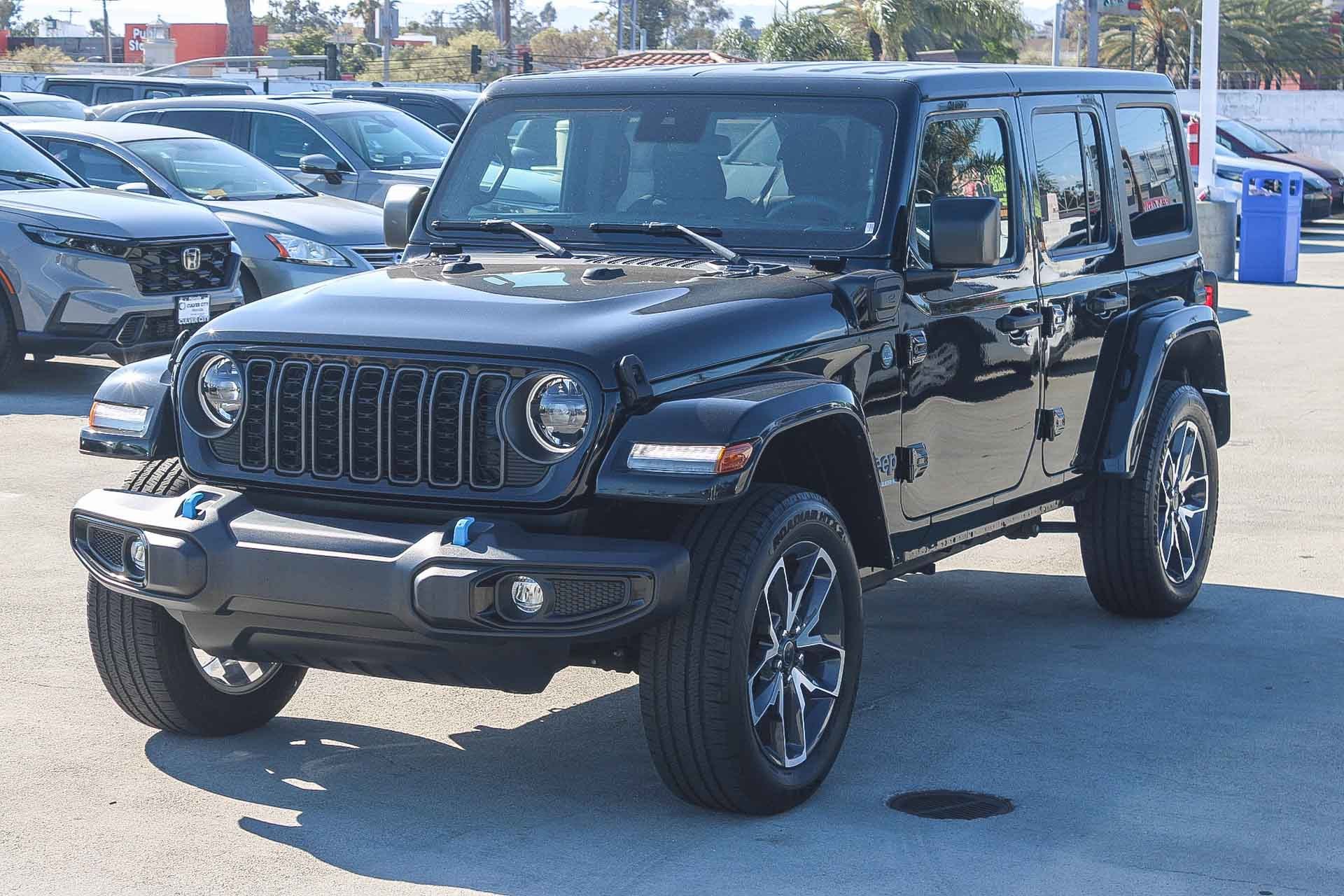 Used 2024 Jeep Wrangler Sport S w/ Technology Group image 3