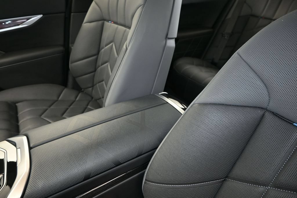Certified 2026 BMW 740i w/ Executive Package RWD image 14