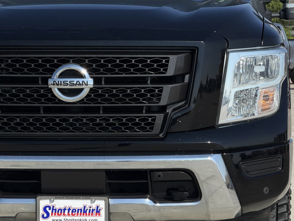 Used 2021 Nissan Titan SV w/ SV Convenience Package AWD/4WD image 8