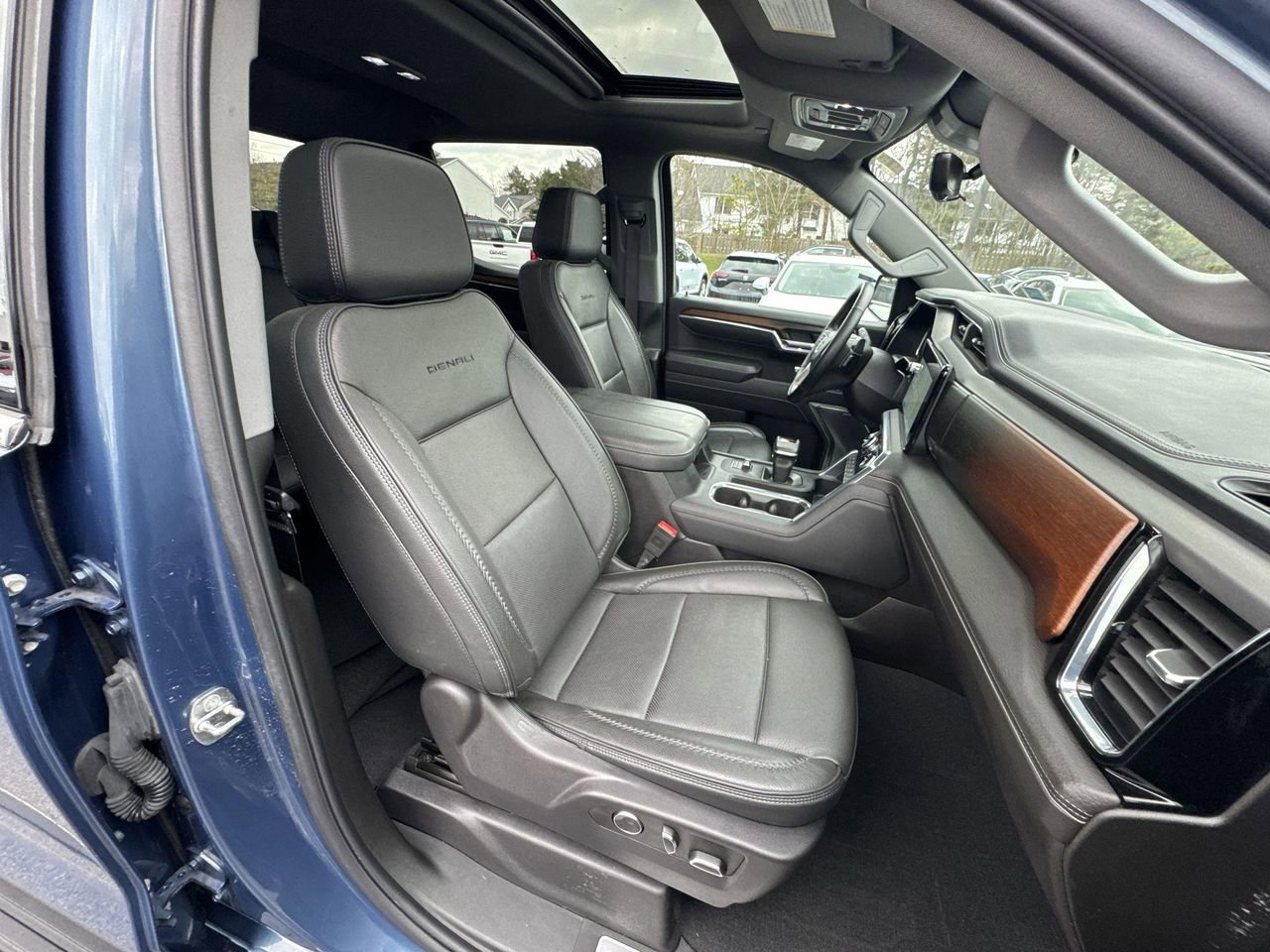 Used 2024 GMC Sierra 1500 Denali w/ Denali Reserve Package image 26