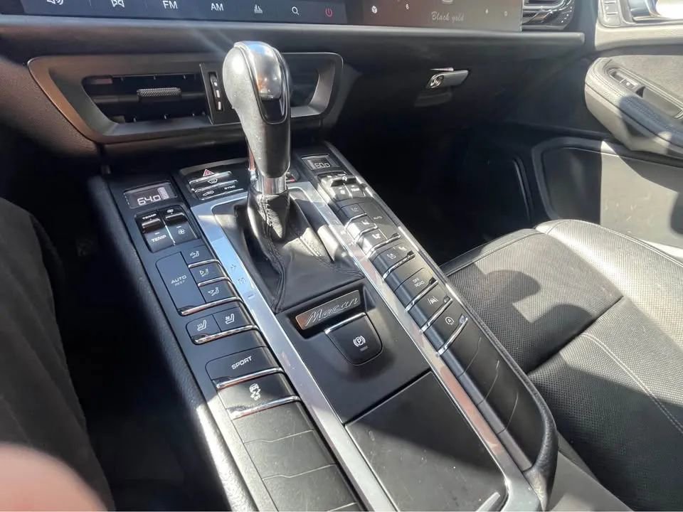 Used 2017 Porsche Macan S image 20